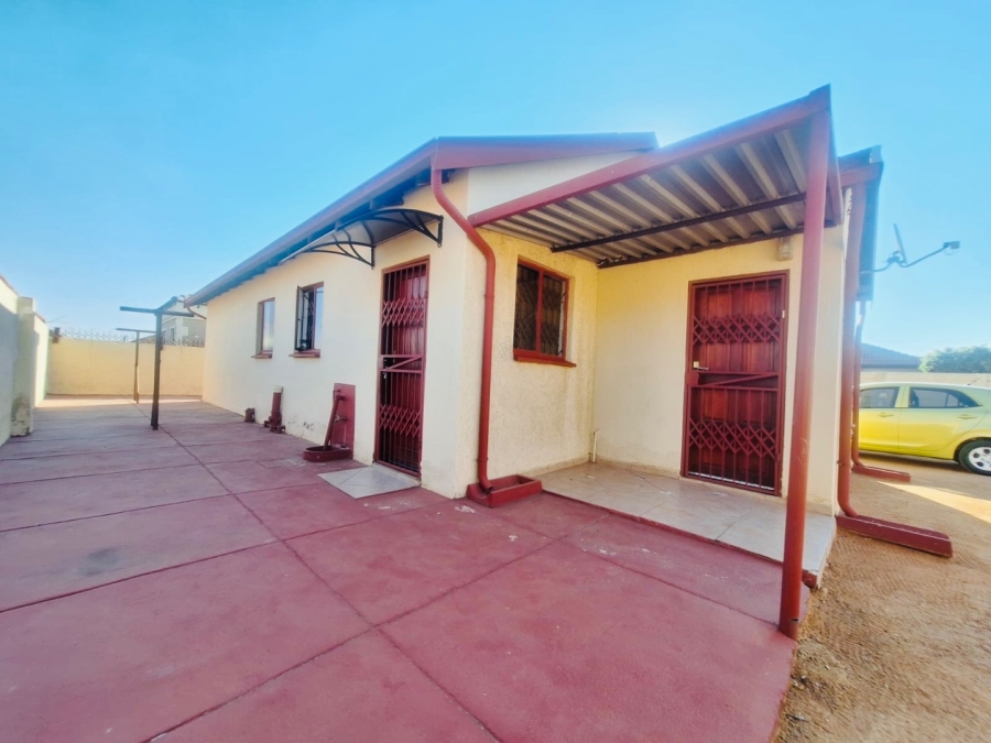 3 Bedroom Property for Sale in Mabopane Unit X North West
